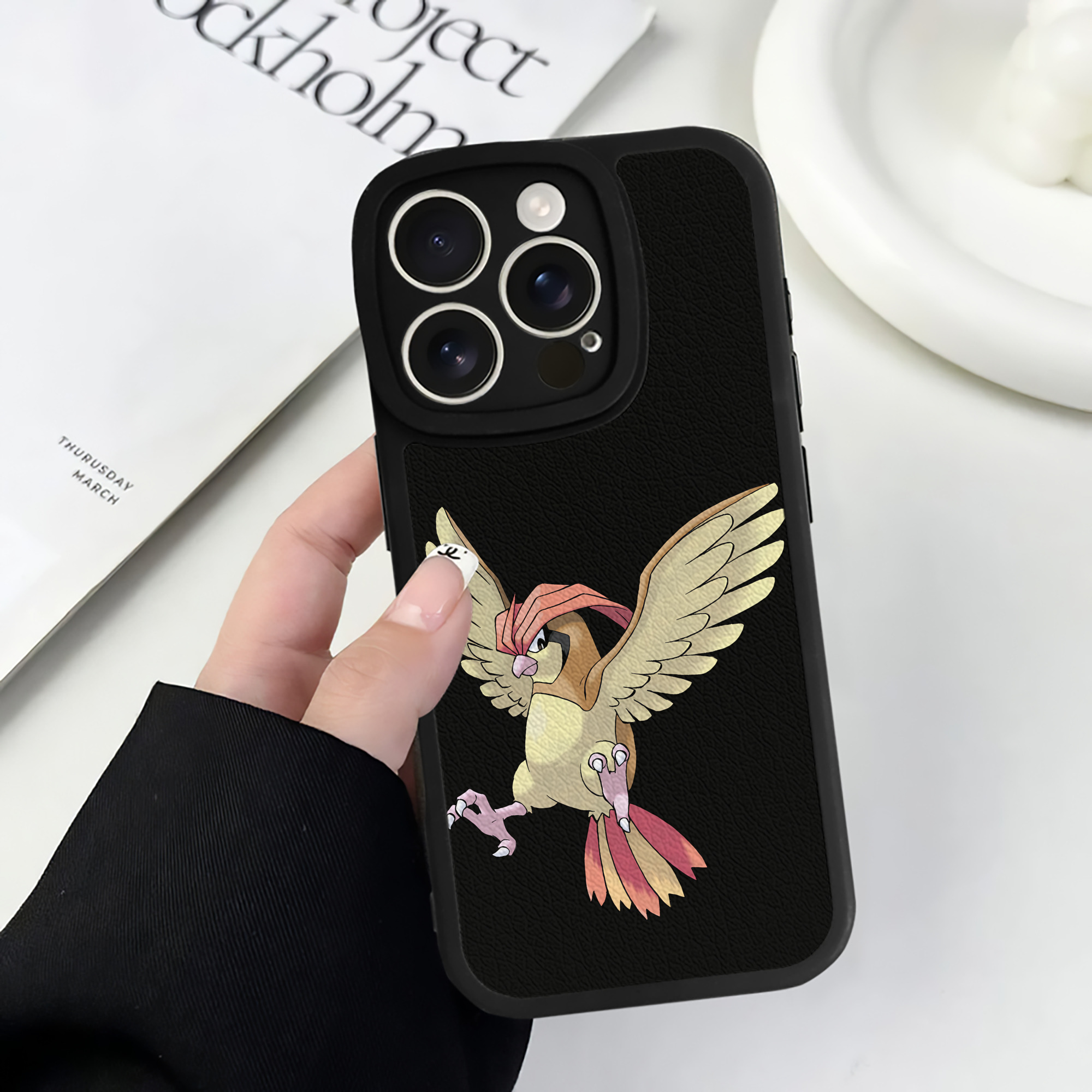 （画像用） ポケットモンスター Pokémon 【iPhone 16シリーズ対応】シリコンスマホケース（レザー調） 材質：シリコン